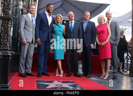 Kelly Ripa onorato con la stella sulla Hollywood Walk of Fame con: Kelly Ripa, Michael Strahan, Michael Gelman, ospiti dove: Los Angeles, California, Stati Uniti quando: 12 Ott 2015 Foto Stock