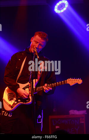 Edinburgh, Regno Unito. 12 novembre. L'Ordinary Boys eseguire nelle camere di liquido. Edimburgo. Pak@ Mera/Alamy Live News. Foto Stock