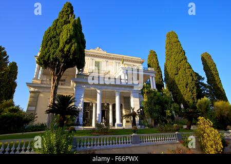 Entrata al Palazzo Achilleion, CORFU, ISOLE IONIE, isole greche, Grecia, Europa Foto Stock