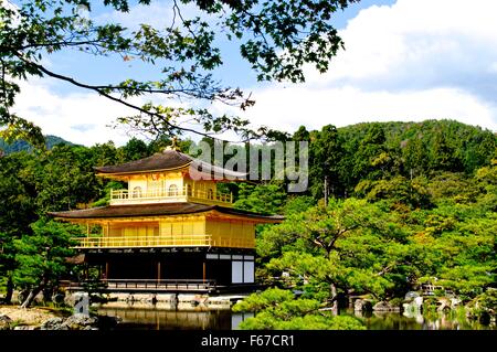 Kinkakuji tempio di Kyoto in Giappone, patrimonio mondiale dell UNESCO Foto Stock