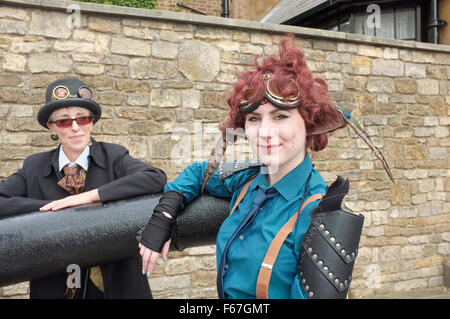 I partecipanti al Festival di steampunk, Lincoln, Lincolnshire, Inghilterra. Foto Stock