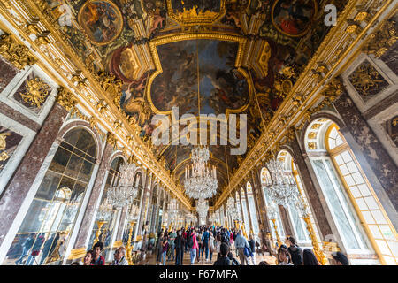 La sala degli specchi di Versailles, Sito Patrimonio Mondiale dell'UNESCO, Yvelines, regione Ile-de-France, Francia Foto Stock