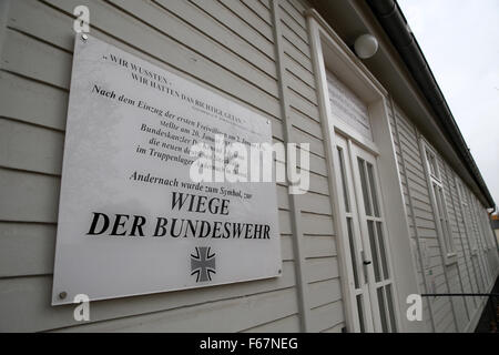 Una foto datata 28 ottobre 2015 mostra la caserma di legno a Krahnenberg-Kaserne ad Andernach, Germania. Il 2 ottobre 1956 i primi volontari della neonata tedesco le forze armate sono state spostate in qui. Foto: THOMAS FREY/DPA Foto Stock