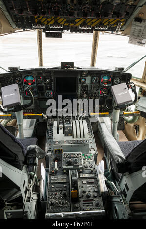 Ponte di volo, Lockheed C-130 Hercules della Guardia Costiera degli Stati Uniti, piano Valdez Fly-in e Air Show, Valdez, Alaska. Foto Stock