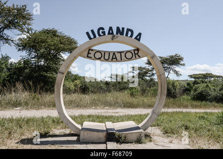 Il segno dell'equatore in Uganda. Foto Stock