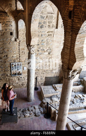 Toledo Spagna,Europa,Spagnolo,Sito Patrimonio Mondiale dell'Umanita' Ispanico,citta' storica,ToledoPass,pass,Tour Turistica di Pulsera,Iglesia del Salvador,Mezquita de el Salv Foto Stock