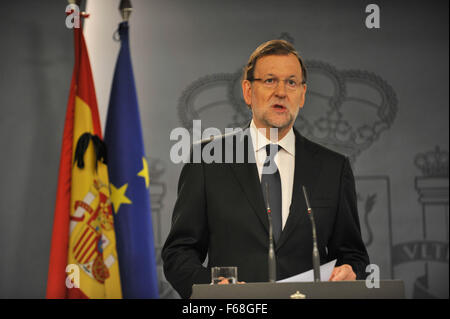 Madrid, Spagna. Xiv Nov, 2015. In Spagna il primo ministro Mariano Rajoy dà un discorso in una conferenza stampa nel palazzo di La Moncloa a Madrid, Spagna, nov. 14, 2015. Rajoy ha detto la Spagna è la solidarietà con la Francia nella scia di attentati terroristici sulla notte di venerdì a Parigi e che ha lasciato più di 120 morti. Credito: Xie Haining/Xinhua/Alamy Live News Foto Stock