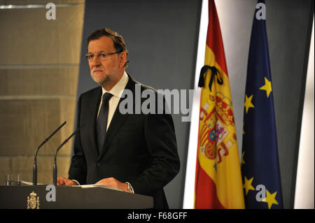 Madrid, Spagna. Xiv Nov, 2015. In Spagna il primo ministro Mariano Rajoy dà un discorso in una conferenza stampa nel palazzo di La Moncloa a Madrid, Spagna, nov. 14, 2015. Rajoy ha detto la Spagna è la solidarietà con la Francia nella scia di attentati terroristici sulla notte di venerdì a Parigi e che ha lasciato più di 120 morti. Credito: Xie Haining/Xinhua/Alamy Live News Foto Stock