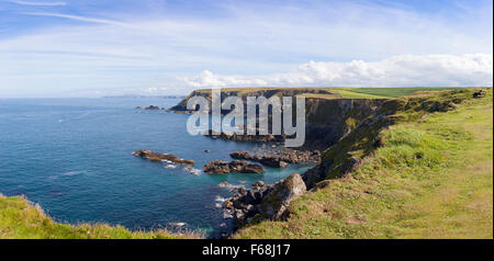 Vista panoramica di Holywell Bay e la spiaggia in Cornovaglia, Inghilterra, Regno Unito. Foto Stock