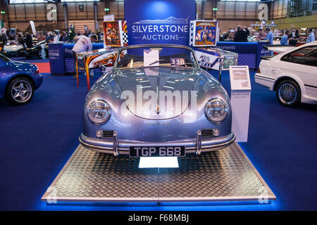 Birmingham, Regno Unito. 14 Novembre, 2015. Lancaster Classic Car Show al NEC di Birmingham Credito: Steven roe/Alamy Live News Foto Stock