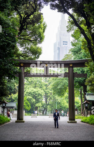 Ingresso al Meiji Jingu tempio a Tokyo in Giappone Foto Stock