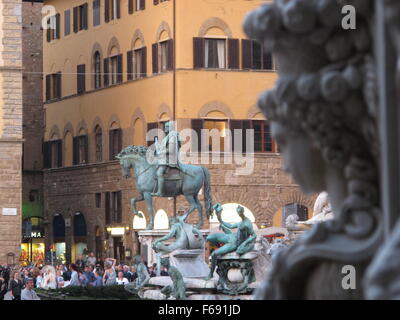 Firenze: viaggi in Toscana - Talia. Immagini di palazzo vecchio, David, Pote Vecchio, Arno, di notte Foto Stock