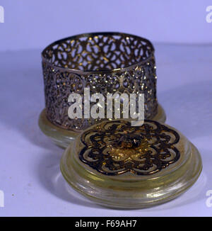 Gingillo jar,traforato, argento,pentola con coperchio ,vetro, Foto Stock