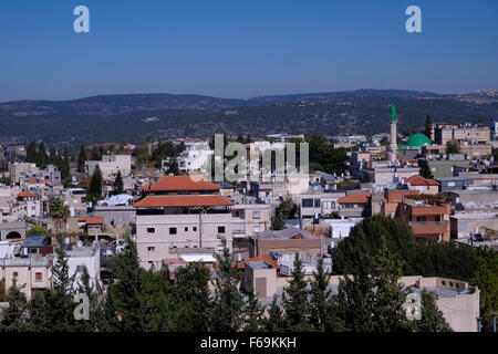 Vista panoramica del misto arabo ebraico città di Maalot-Tarshiha nel nord della Galilea in Israele Foto Stock