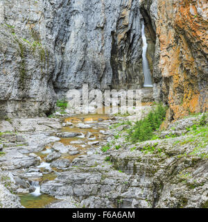 Terreni fangosi creek canyon e scende lungo il Rocky Mountain Front vicino bynum, montana Foto Stock