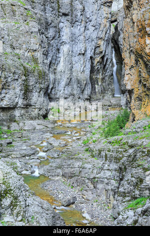 Terreni fangosi creek canyon e scende lungo il Rocky Mountain Front vicino bynum, montana Foto Stock