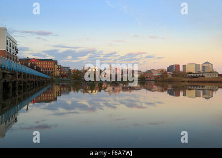 Riverfront sul fiume Christina, Wilmington, Delaware, STATI UNITI D'AMERICA Foto Stock