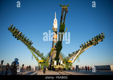 La Soyuz TMA-15M fu trasportata alla rampa di lancio del cosmodromo di Baikonur per il suo lancio programmato, trasportando i membri dell'equipaggio della Expedition 42 alla stazione spaziale Internazionale per una missione della durata di oltre cinque mesi. Foto Stock