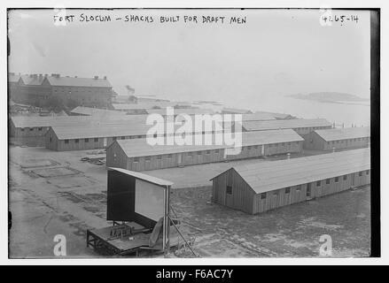 Fort Slocum -- capanne costruite per progetto di uomini Foto Stock