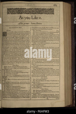 Una pagina del primo foglio di Shakespeare *AS You Like IT*, che mostra una stampa originale del XVII secolo dell'iconica commedia romantica. La pagina rappresenta il significato letterario delle opere di Shakespeare. Foto Stock