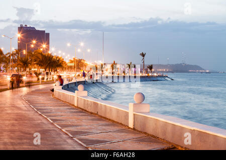 Il lungomare della città di Campeche, Campeche, Messico. Foto Stock