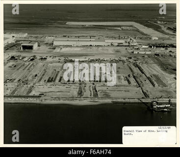 Vista aerea di un sito in preparazione alla costruzione, guardando a nord verso l'area designata per il progetto Litton. L'immagine mostra le fasi iniziali di bonifica e sviluppo del terreno per questo importante cantiere. Foto Stock