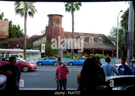 Vista della House of Blues sul Sunset Strip di tutta la strada Foto Stock