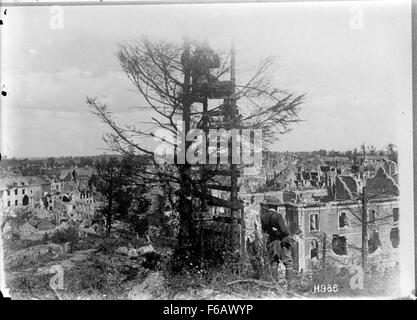 Un'artiglieria tedesca posto di osservazione a Bapaume, la Prima Guerra Mondiale Foto Stock