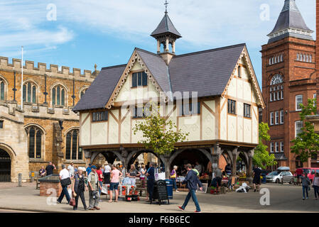 Il XVII secolo la vecchia scuola di grammatica, Piazza della Chiesa, Market Harborough, Leicestershire, England, Regno Unito Foto Stock