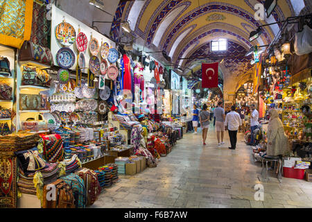 Il Grand Bazaar, Istanbul, Turchia, Domenica, 20 settembre 2015. Foto Stock