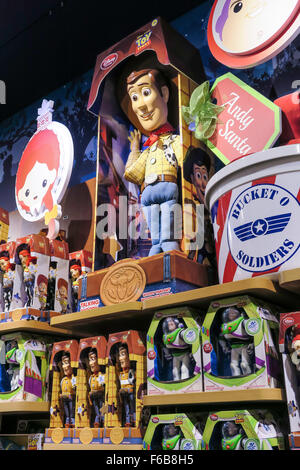 Disney Store interno, Times Square NYC Foto Stock