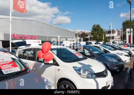 West Way Nissan curato4 Vendita di auto usate cantiere, Windsor, Aldershot, Hampshire, Inghilterra, Regno Unito Foto Stock