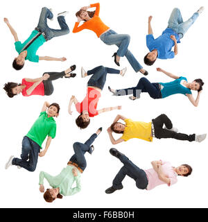 Giovani giacente in modo casuale Foto Stock