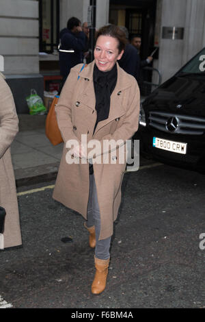 Olivia Colman arrivando alla BBCRadio 2 studios per promuovere il nuovo film "L'aragosta con: Olivia Colman dove: Londra, Regno Unito quando: 16 Ott 2015 Foto Stock