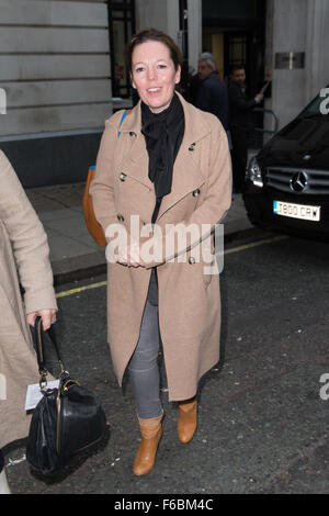 Olivia Colman arrivando alla BBCRadio 2 studios per promuovere il nuovo film "L'aragosta con: Olivia Colman dove: Londra, Regno Unito quando: 16 Ott 2015 Foto Stock