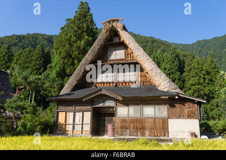 Gassho Zukuri (Gassho-style) Casa in zona Suganuma di Gokayama, Giappone Foto Stock