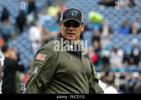 Nashville, TN, Stati Uniti d'America. Xv Nov, 2015. Carolina Panthers head coach Ron Rivera si prepara per la partita contro i Tennessee Titans il 15 novembre 2015, di Nissan Stadium di Nashville, Tennessee. Le Pantere sconfitto i titani 27-10. Margaret Bowles/CSM/Alamy Live News Foto Stock