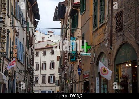 Firenze (Firenze), Italia - 09 Ottobre 2012: la vecchia strada stretta Foto Stock