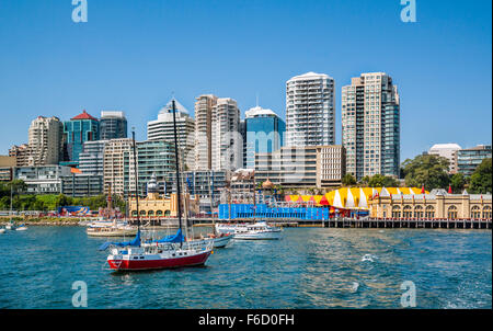 Australia, Nuovo Galles del Sud, Nord di Sydney, vista di Nord Sydney skyline da Lavender Bay Foto Stock