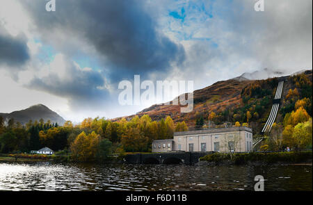 Sloy Power Station sulle rive di Loch Lomond Foto Stock