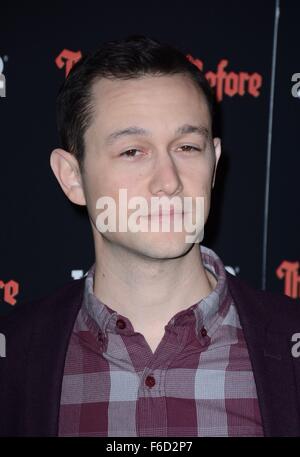 New York, NY, STATI UNITI D'AMERICA. Xvi Nov, 2015. Joseph Gordon-Levitt presso gli arrivi per la notte prima di Premiere, Landmark Sunshine Cinema, New York, NY Novembre 16, 2015. Credito: Derek Storm/Everett raccolta/Alamy Live News Foto Stock