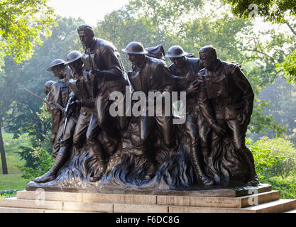 Statua in bronzo creata da Karl Illava nel 1927. Essa celebra le gesta del 7° Reggimento di Fanteria di New York nelle prime giornate mondiali Foto Stock