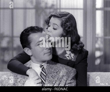 Data di rilascio: dicembre 27, 1940. Il titolo del filmato: tenere compagnia. STUDIO: Metro Goldwyn Mayer (MGM). Trama: . Nella Foto: ANN RUTHERFORD come Maria Thomas e FRANK MORGAN come Harry C. Thomas. Foto Stock