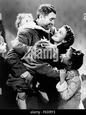 Rilasciato: Dec 20, 1946 - originale titolo di film: la vita è una cosa meravigliosa - foto: CAROL COOMBS, DONNA REED, KAROLYN GRIMES, JAMES STEWART, Larry SIMMS, JIMMY Hawkins. Foto Stock