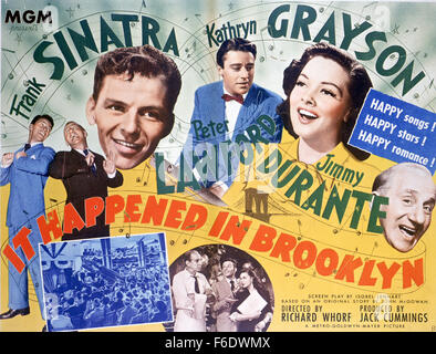 Data di rilascio: Aprile 7, 1947. Il titolo del filmato: è accaduto a Brooklyn. STUDIO: Metro Goldwyn Mayer (MGM). Trama: Danny è stato nell'esercito per 4 anni, eppure tutti egli pensa è di Brooklyn e come è grande. Quando egli ritorna dopo la guerra, ha ben presto scopre che il Brooklyn non è così bello dopo tutti. Egli è in grado di condividere un luogo con Nick, il bidello della sua vecchia scuola superiore e ottenere un lavoro come cantante in un negozio di musica. Egli soddisfa anche Leo, un pianista di talento e il suo insegnante Anne, il cui sogno è quello di cantare Opera. Quando Jamie arriva dall'Inghilterra, Danny cerca di mostrare che lui l esperienza di Brooklyn e aiutarlo a comp Foto Stock