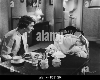 Data di rilascio: Settembre 16, 1950. Il titolo del filmato: Pretty Baby. STUDIO: Warner Bros Le foto. Trama: . Nella foto: BETSY DRAKE come Patsy Doulgas. Foto Stock