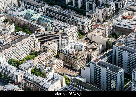 Vista di case e strade dalla Torre Eiffel, La Défense di Parigi e dell' Ile-de-France, Francia Foto Stock