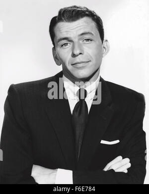 Jul 17, 1956; Newport, RI, USA; attore FRANK SINATRA come Mike Connor in 'Alta società". Diretto da Charles Walters. Foto Stock