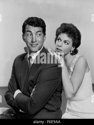 Data di rilascio: Aprile 3, 1957. Il titolo del filmato: dieci mila camere da letto. STUDIO: Metro Goldwyn Mayer (MGM). Trama: . Nella foto: Dean Martin come Ray Hunter. Foto Stock