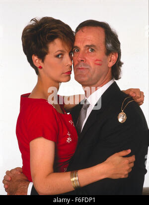 Lug 27, 1988; Londra, Inghilterra, Regno Unito; Jamie Lee Curtis come Wanda Gershwitz e John Cleese come Archie Leach nel crimine commedia film ''UN PESCE DI NOME WANDA" diretto da Charles Crichton. Foto Stock